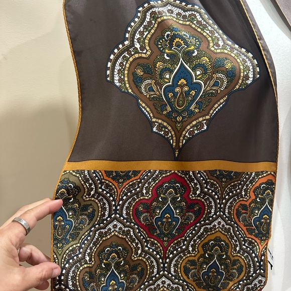 ADRIENNE LANDAU silk scarf. - Picture 4 of 8